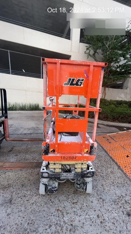 2021 JLG ES1330L