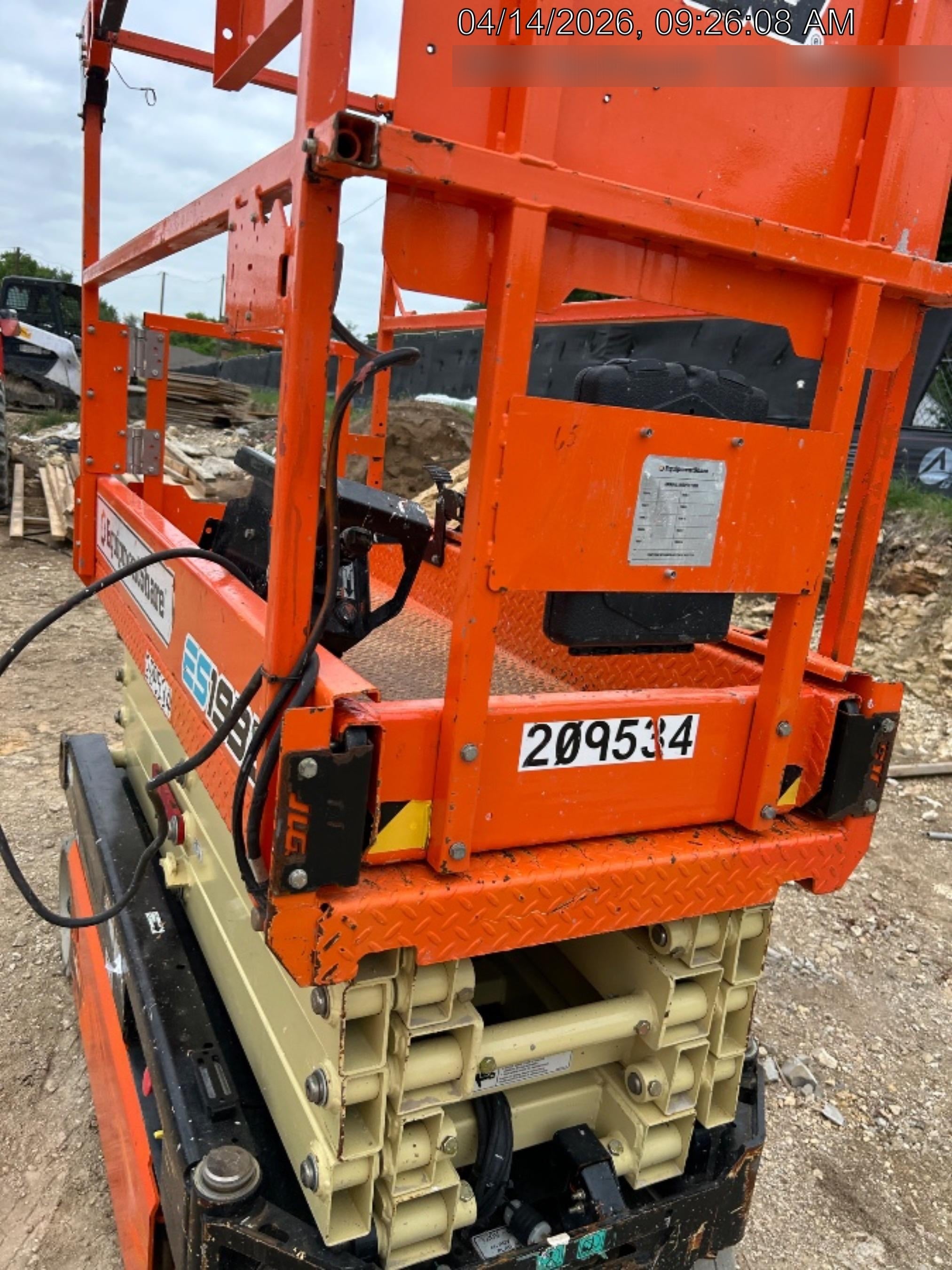 2022 JLG ES1932