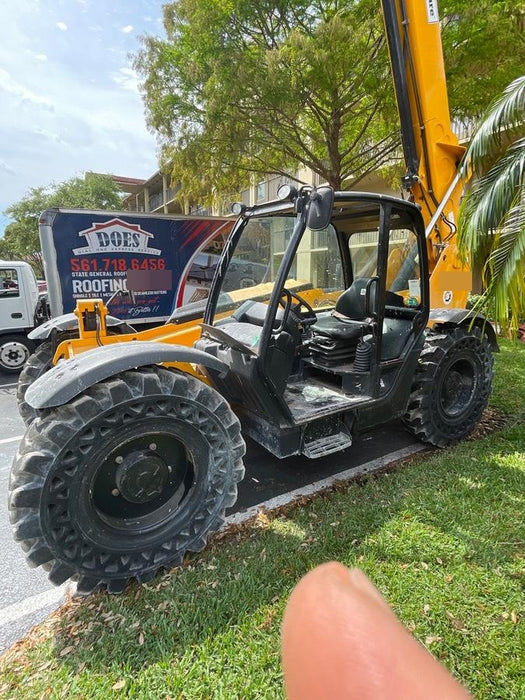 2020 JCB 509-42 Canopy, Solid Tires, Work Lights, Beacon, Aux Hydraulics, Back up Alarm, Lifting Eye, ES Decals