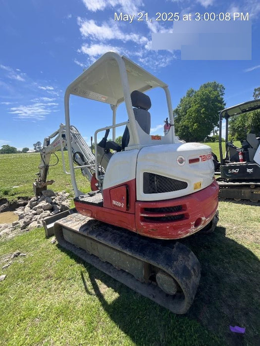 2021 TAKEUCHI TB250-2