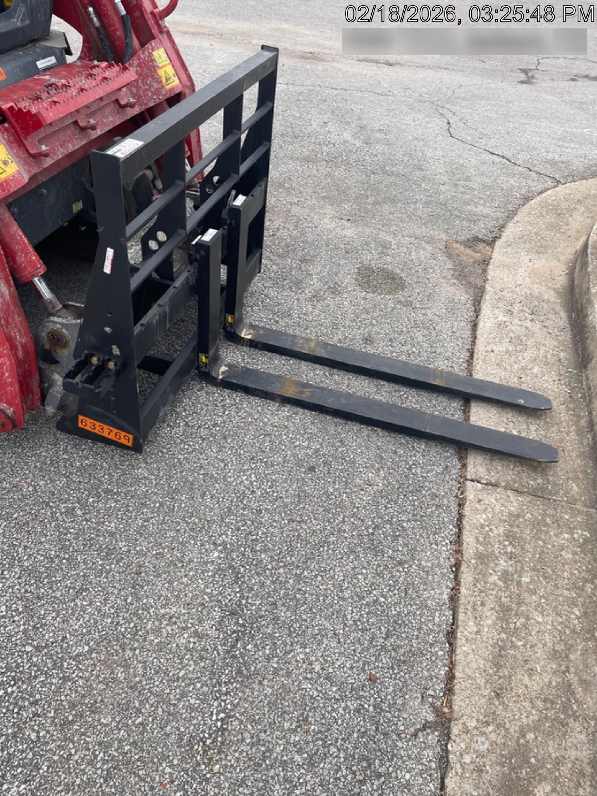 2025 ARROW MATERIAL HANDLING 48" Pallet Forks - Arrow