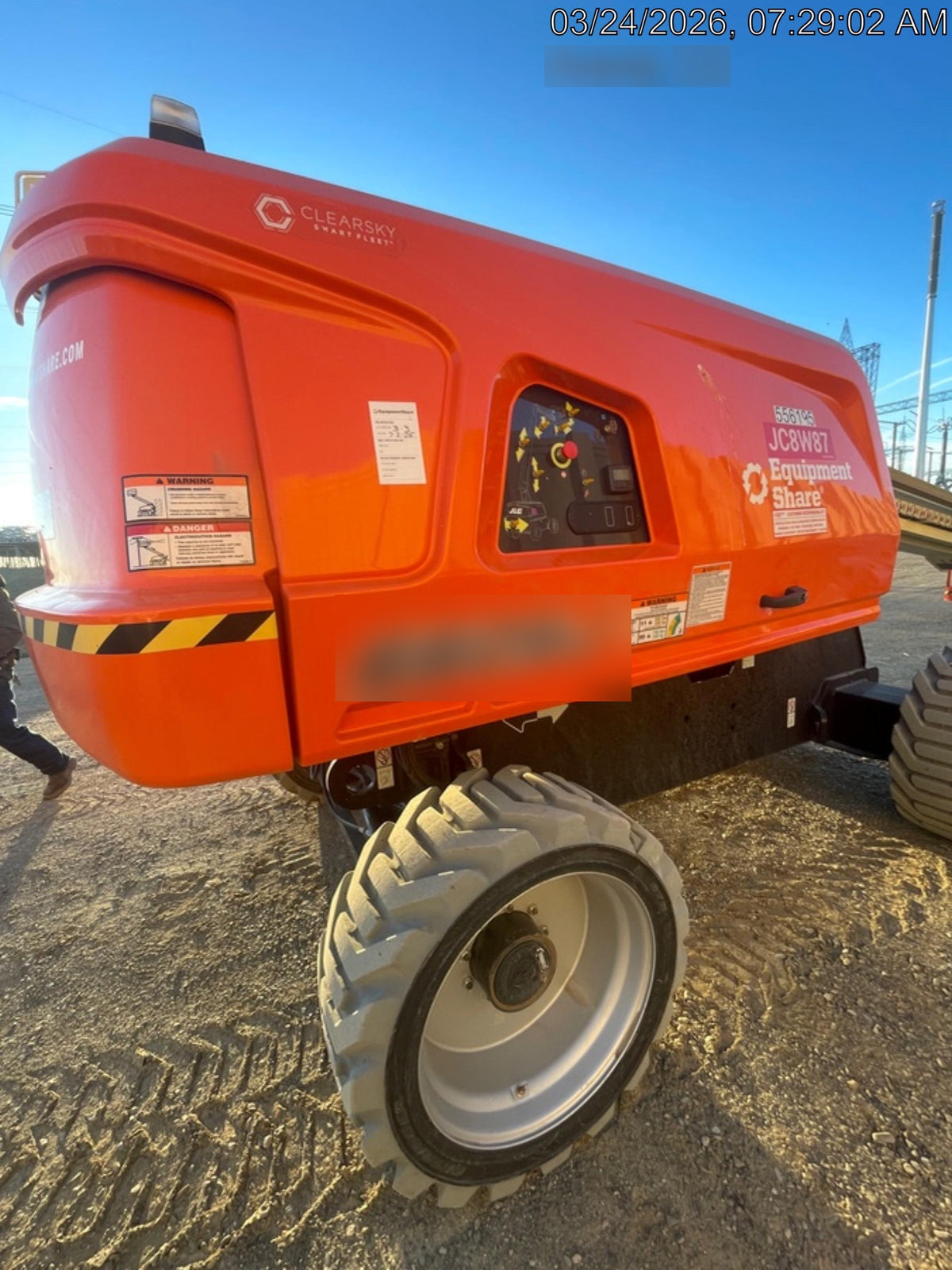 2025 JLG 660SJ