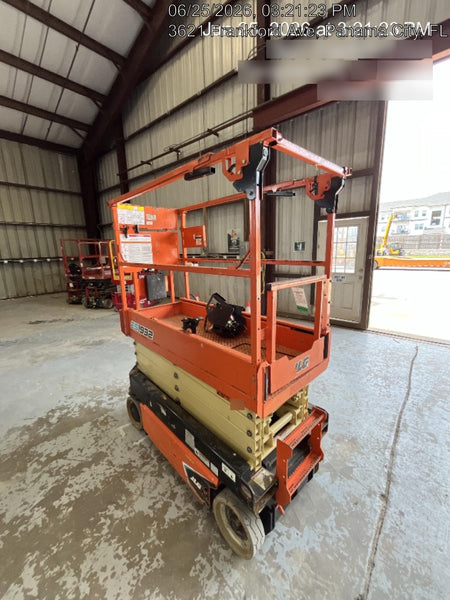 2022 JLG ES1932