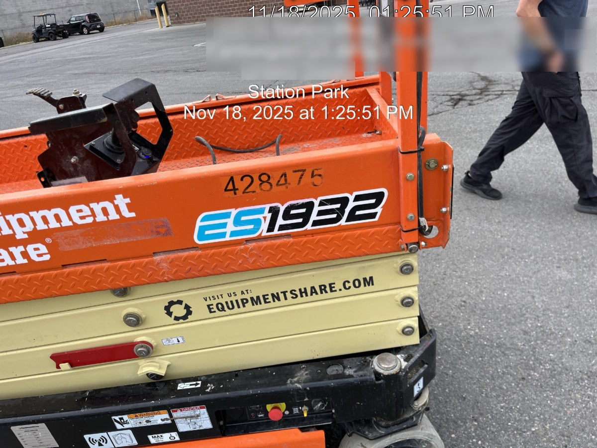 2024 JLG ES1932