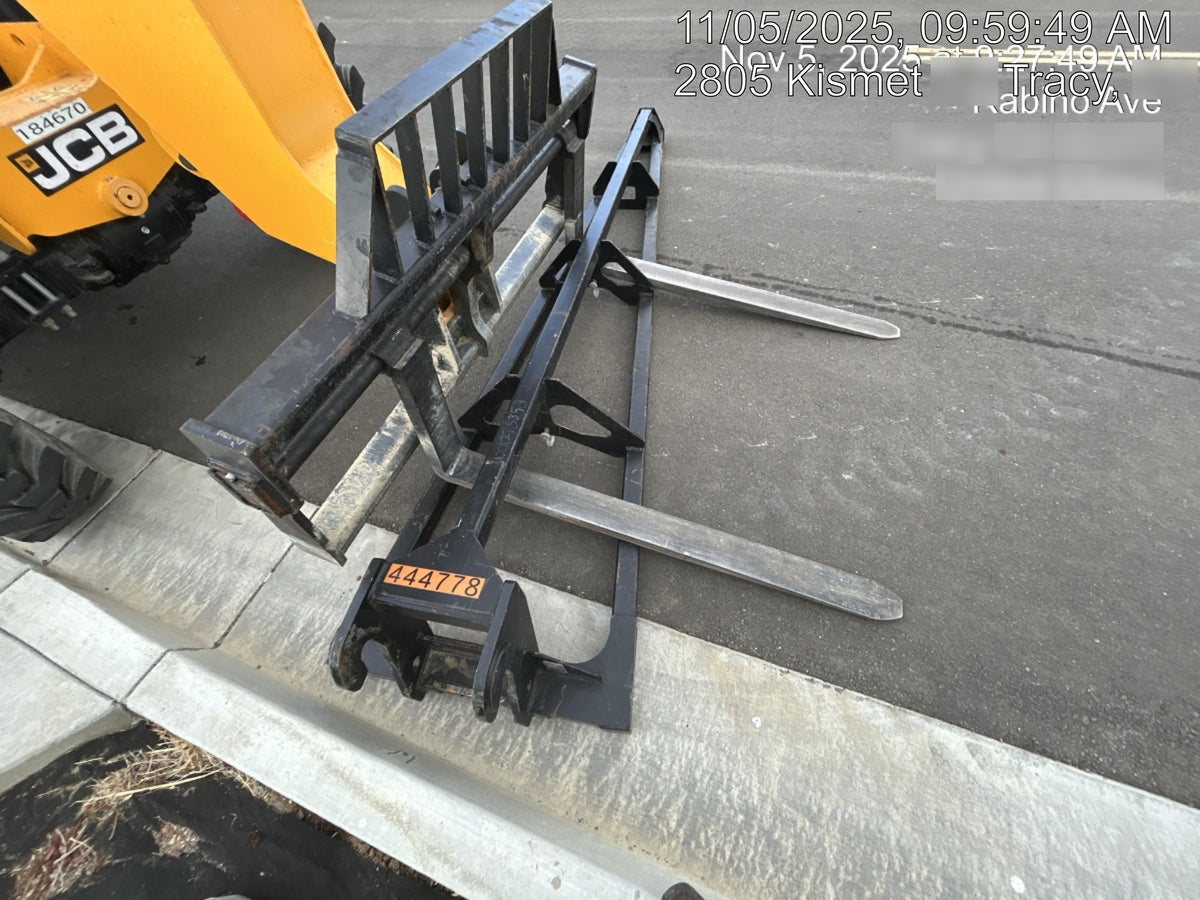 2024 JLG 1001275853