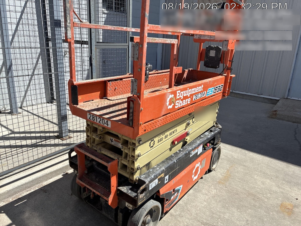 2022 JLG ES1932