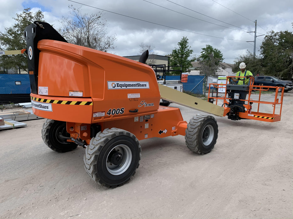 2021 JLG 400S