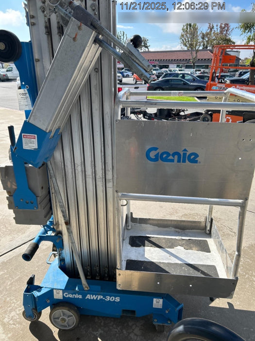 2019 GENIE AWP-30S