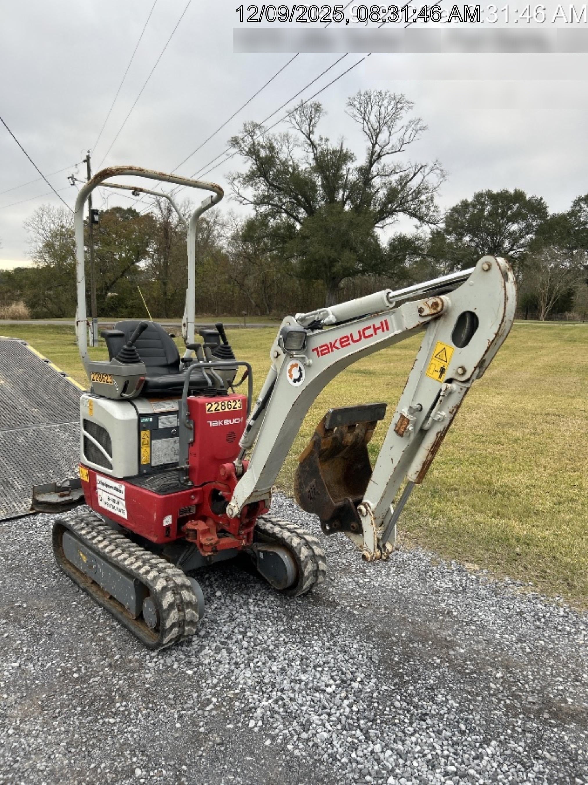 2022 TAKEUCHI TB210R