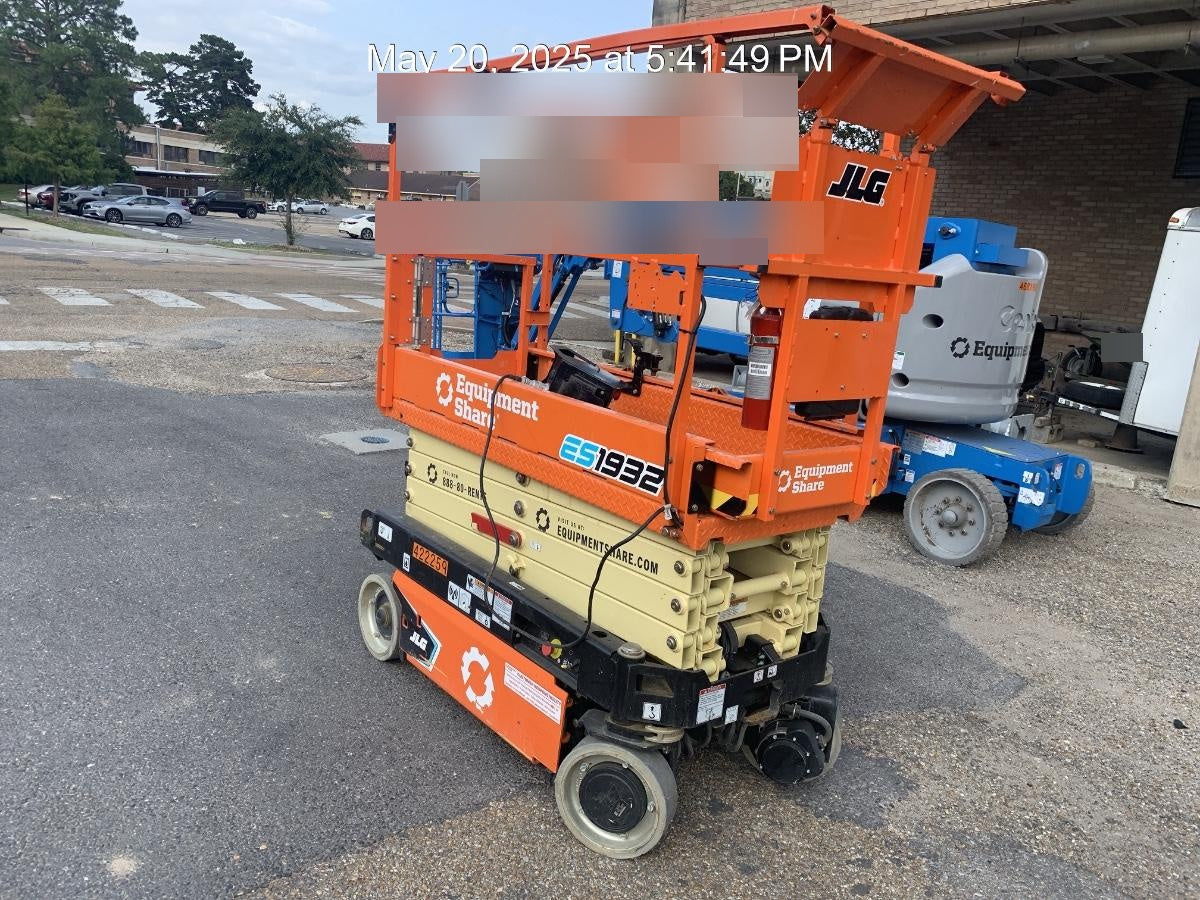 2024 JLG ES1932