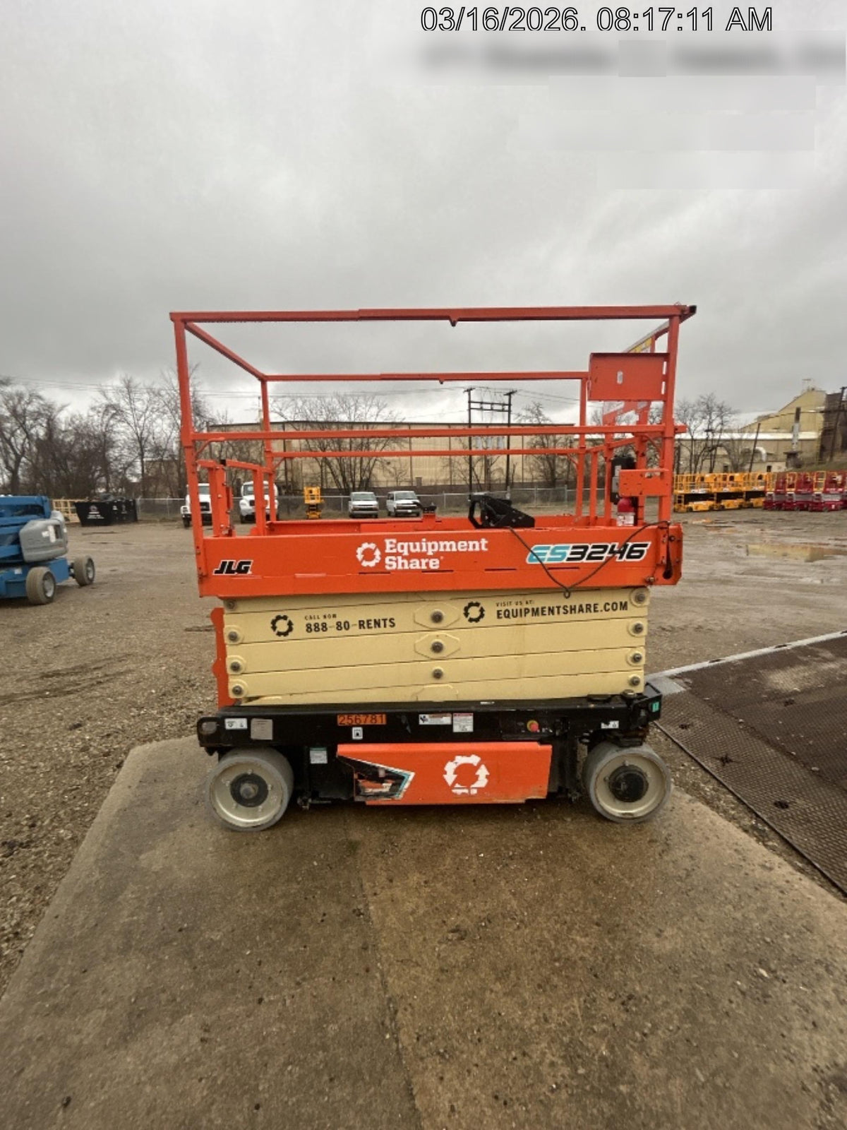 2022 JLG ES3246
