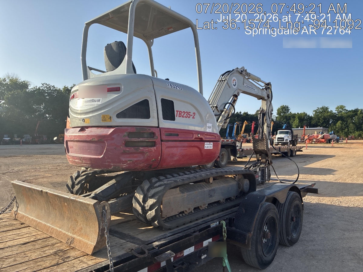 2021 TAKEUCHI TB235-2R
