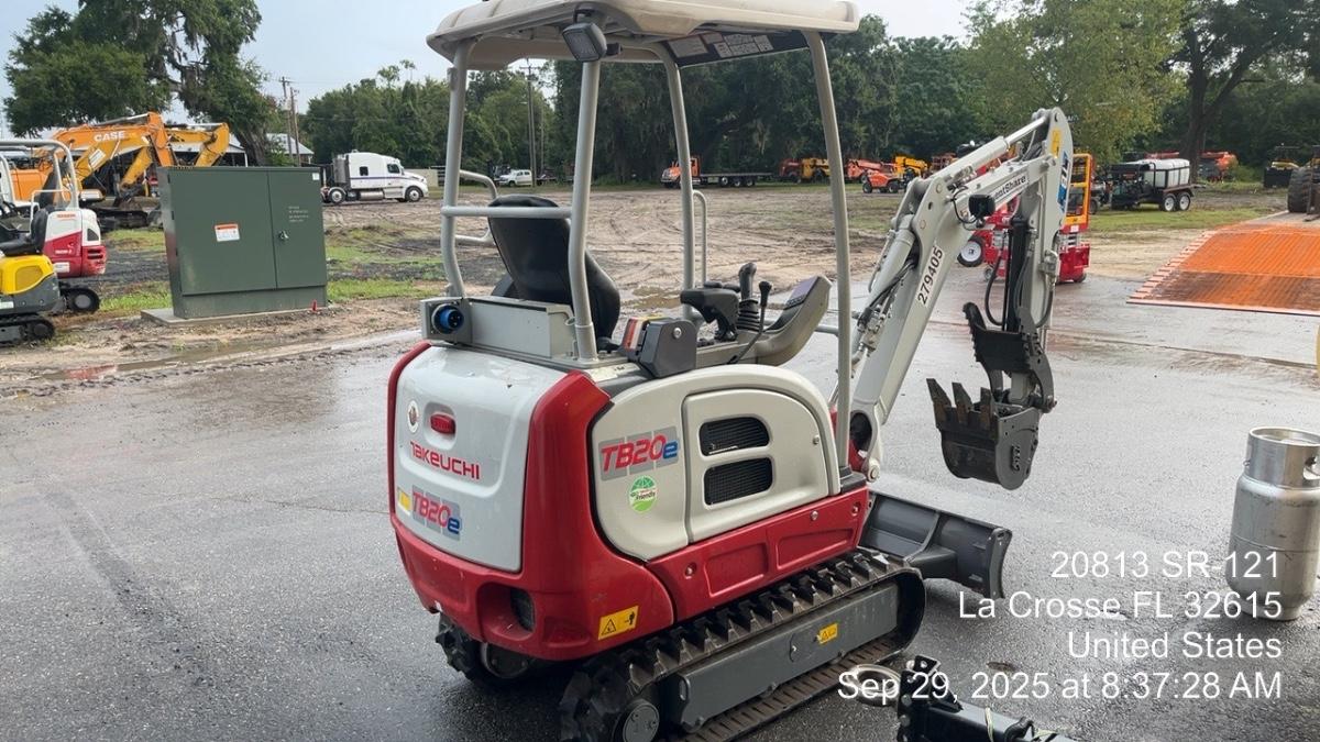 2022 TAKEUCHI TB20e