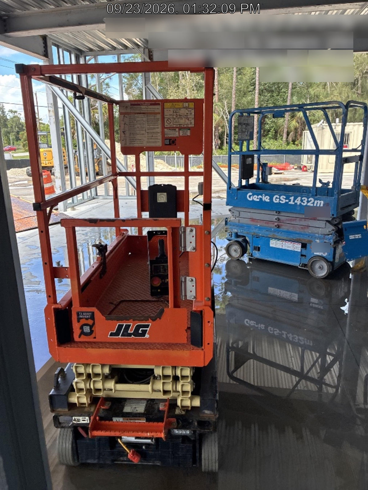 2022 JLG ES1330L