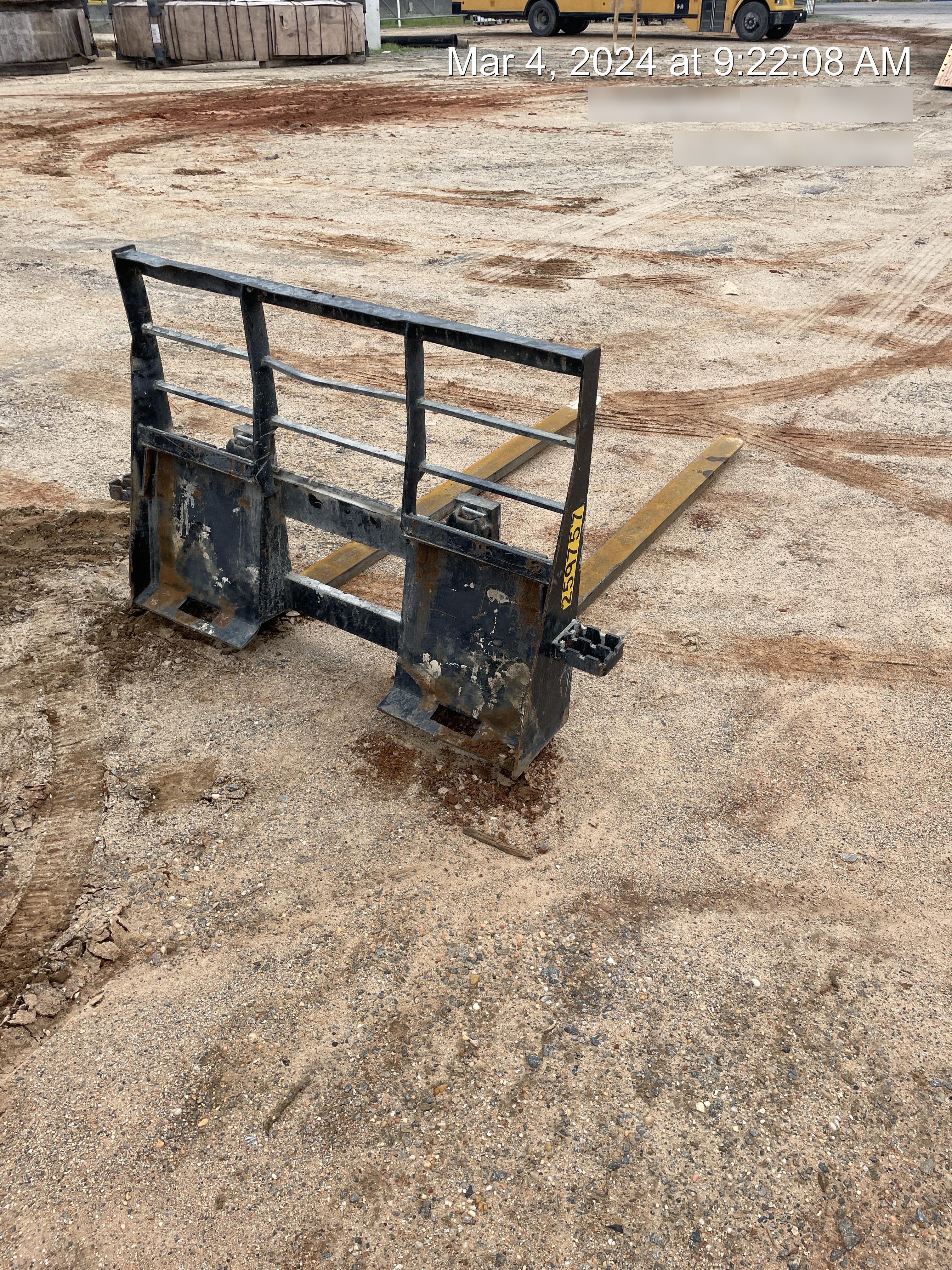 2022 ARROW MATERIAL HANDLING 72" Pallet Forks - Arrow