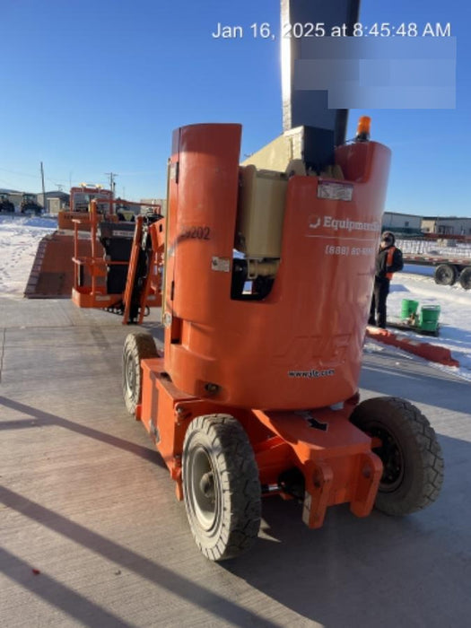 2019 JLG E300AJP