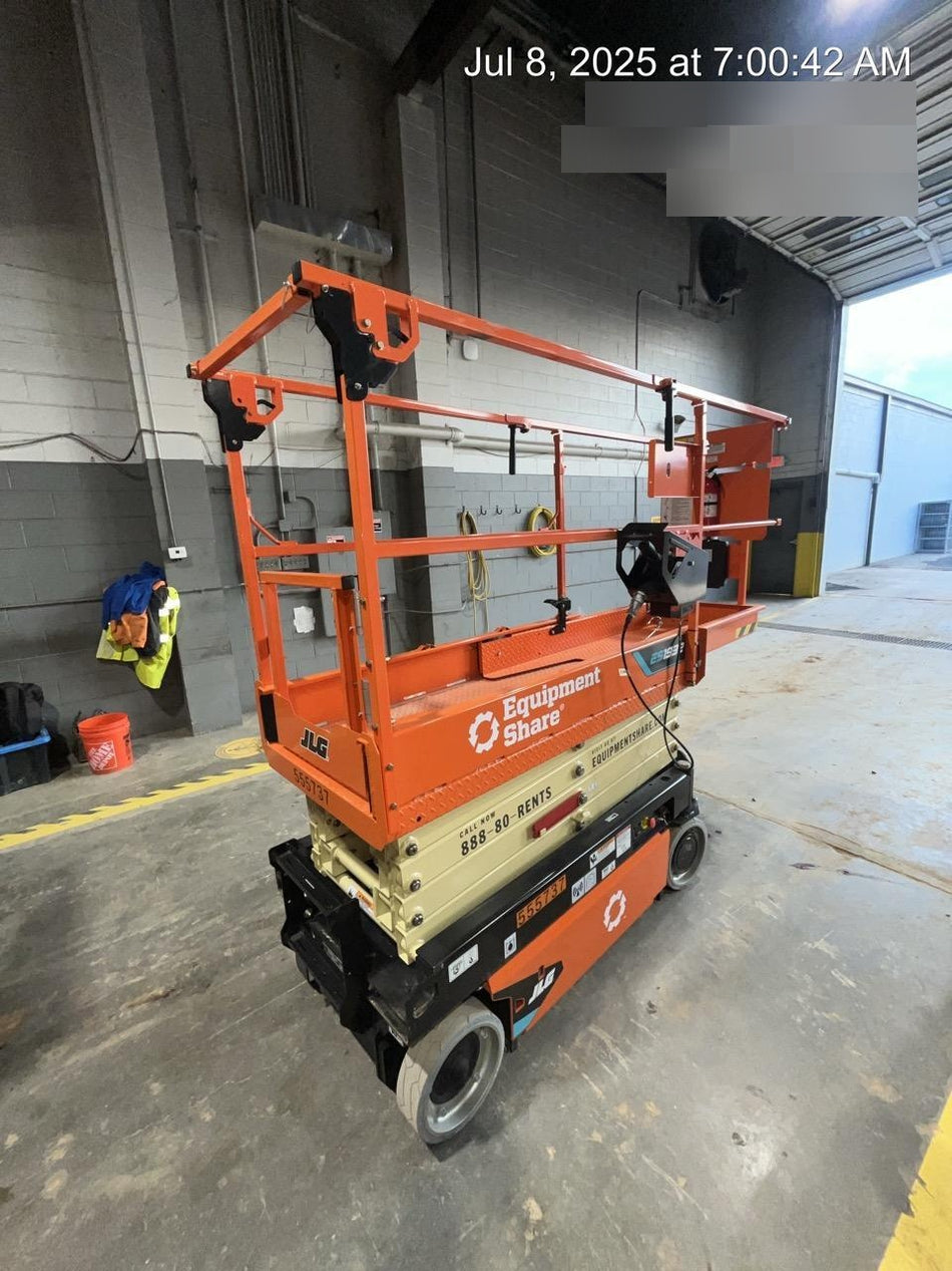 2025 JLG ES1932