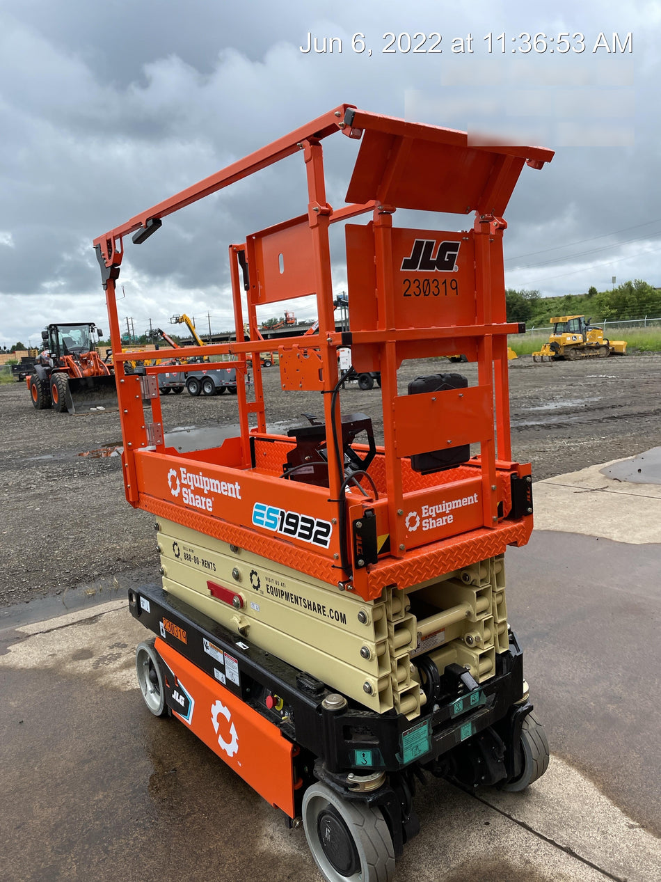 2022 JLG ES1932
