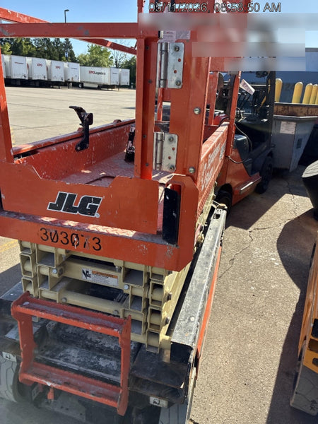 2023 JLG ES1932