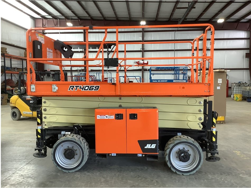 2022 JLG RT4069