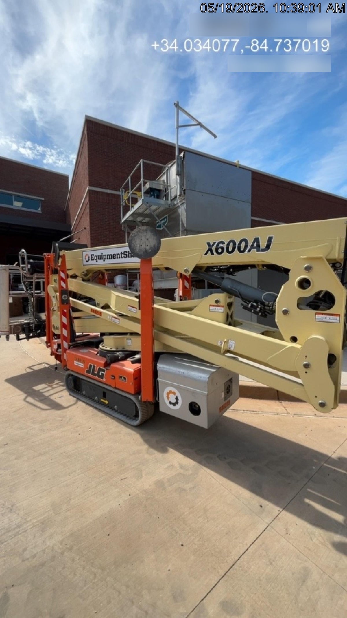 2021 JLG X600AJ