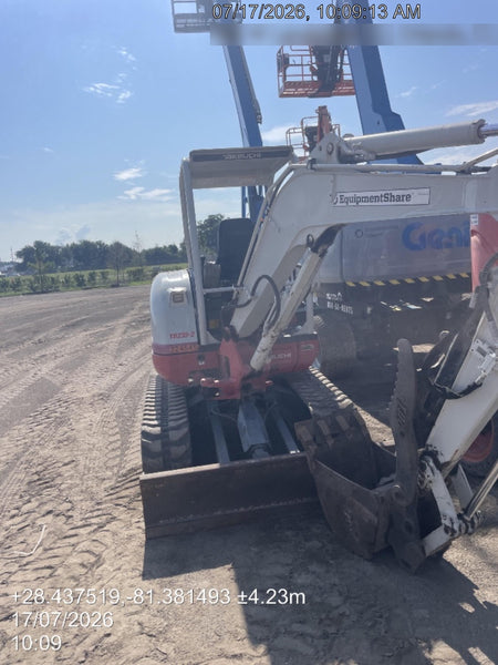 2022 TAKEUCHI TB235-2R