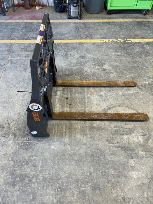 2022 PALADIN 48" Pallet Forks - Paladin