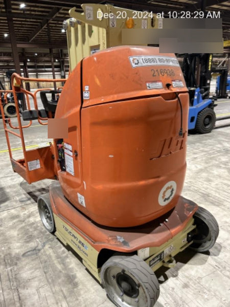 2022 JLG 26E