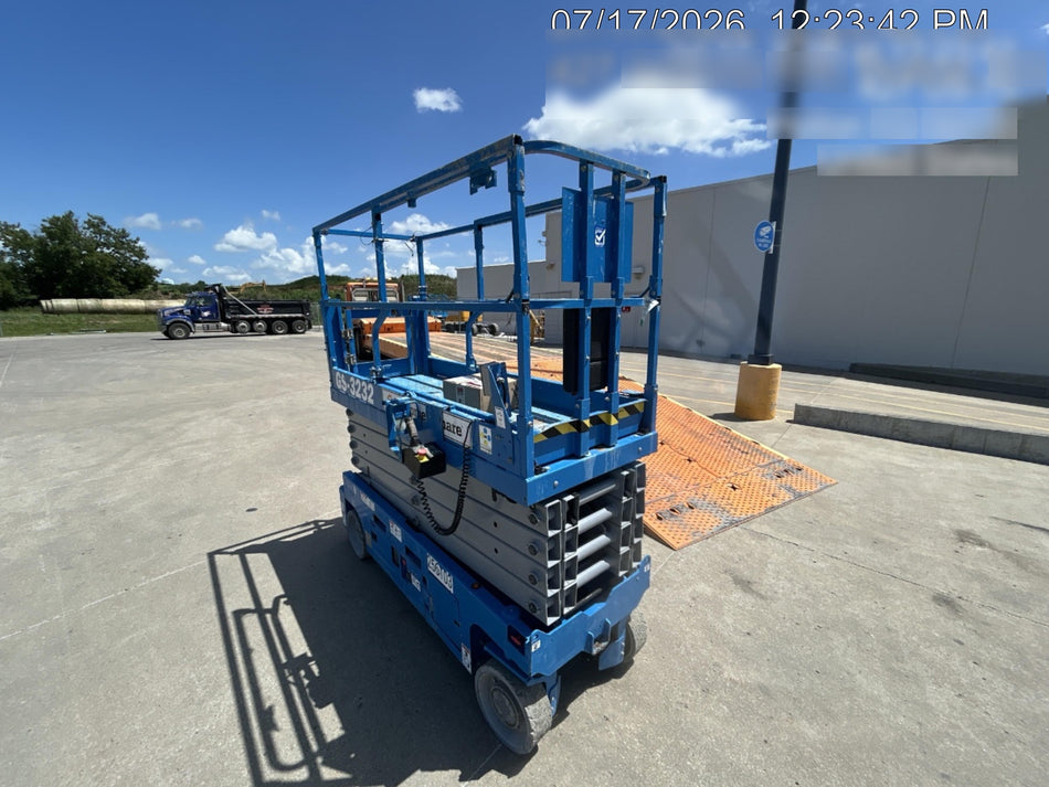 2022 GENIE GS-3232