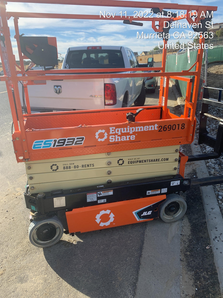 2022 JLG ES1932