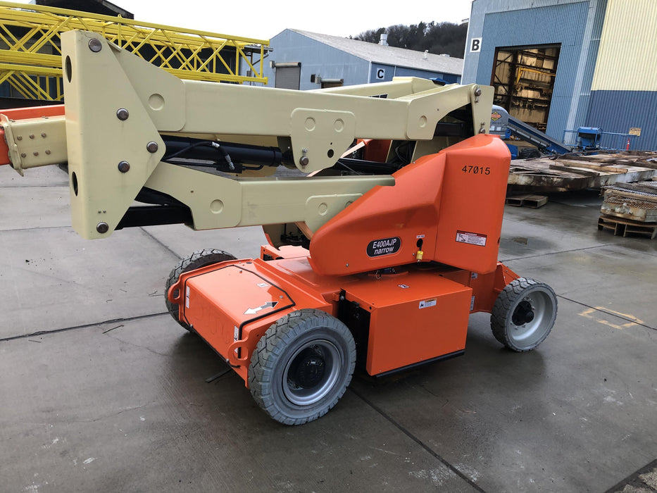 2019 JLG E400AJPN