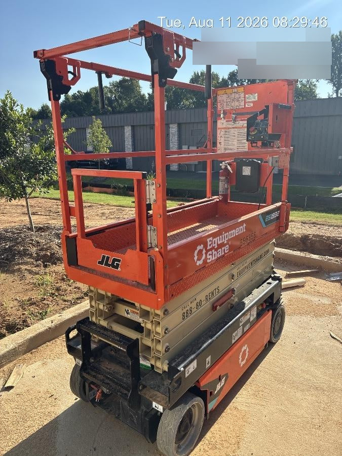 2025 JLG ES1932