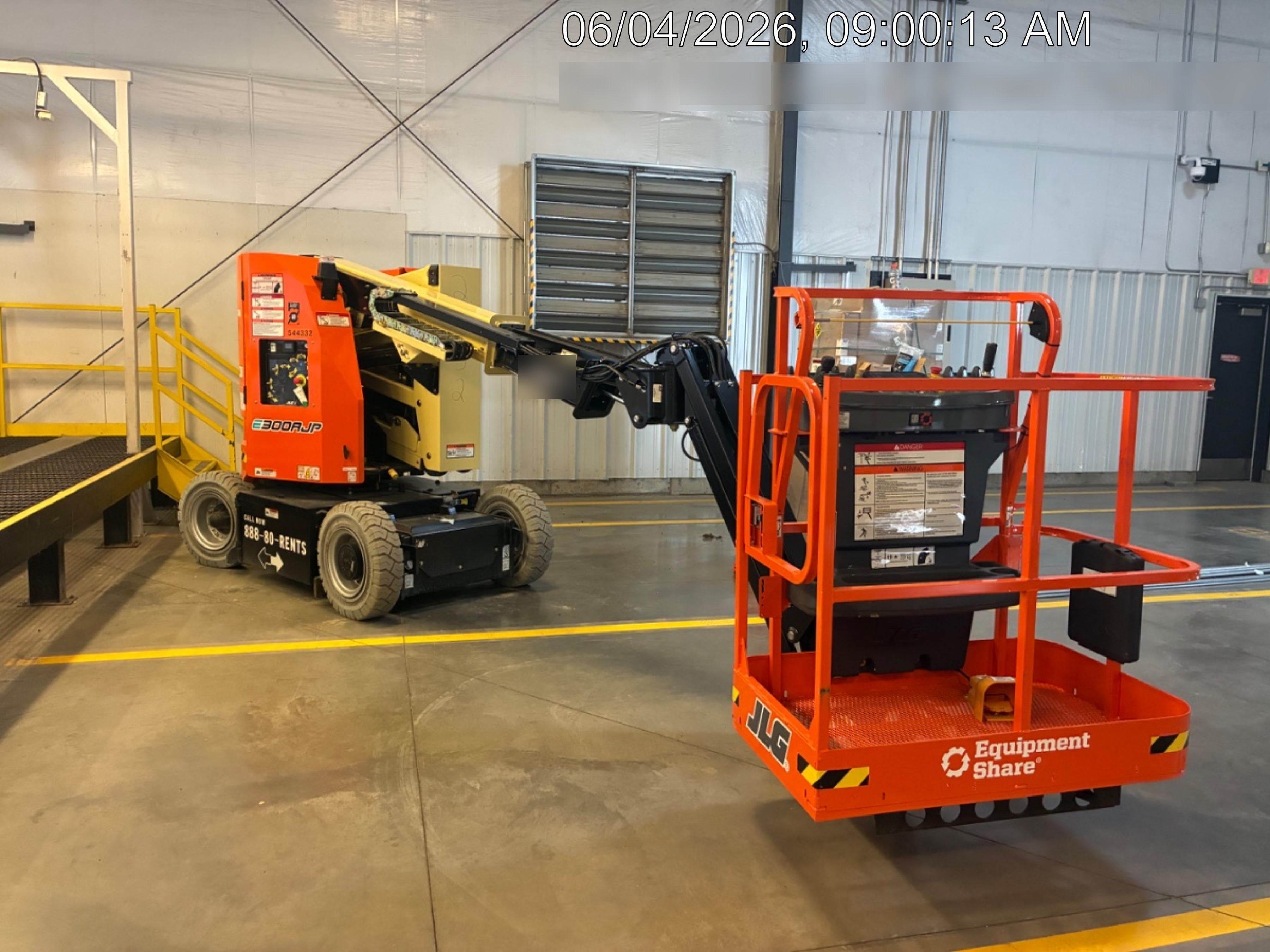 2025 JLG E300AJP