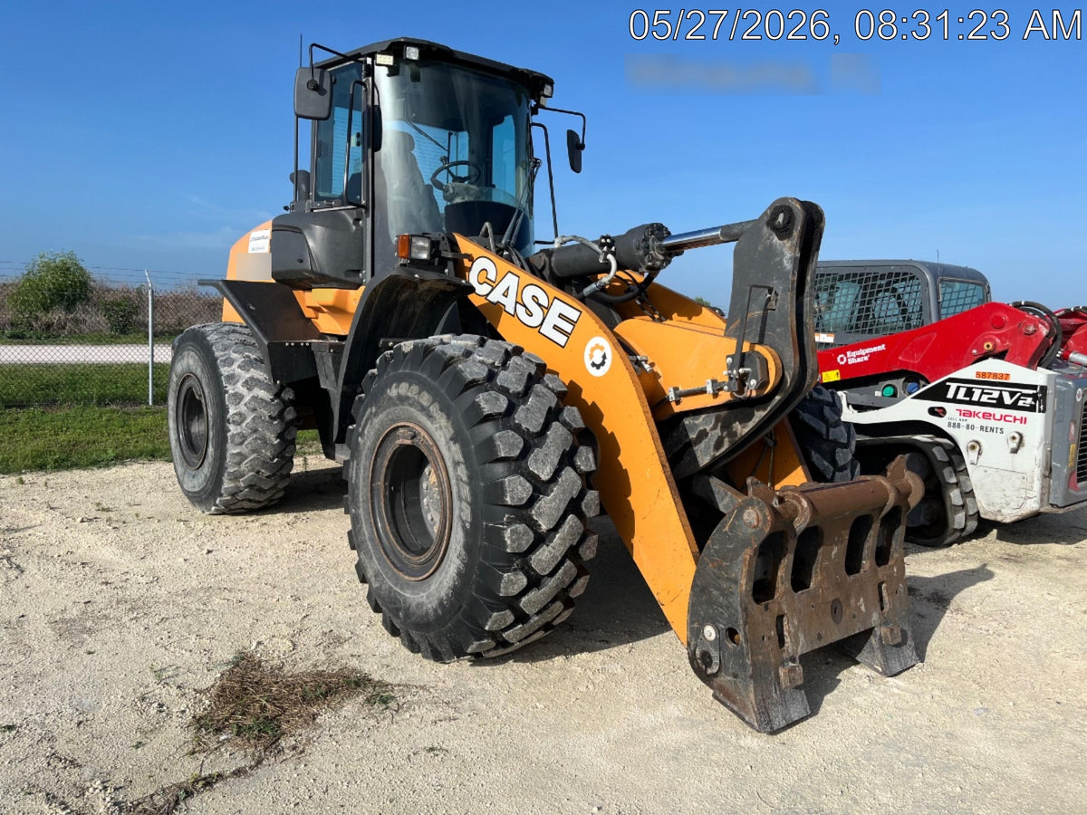 2023 CASE 821G