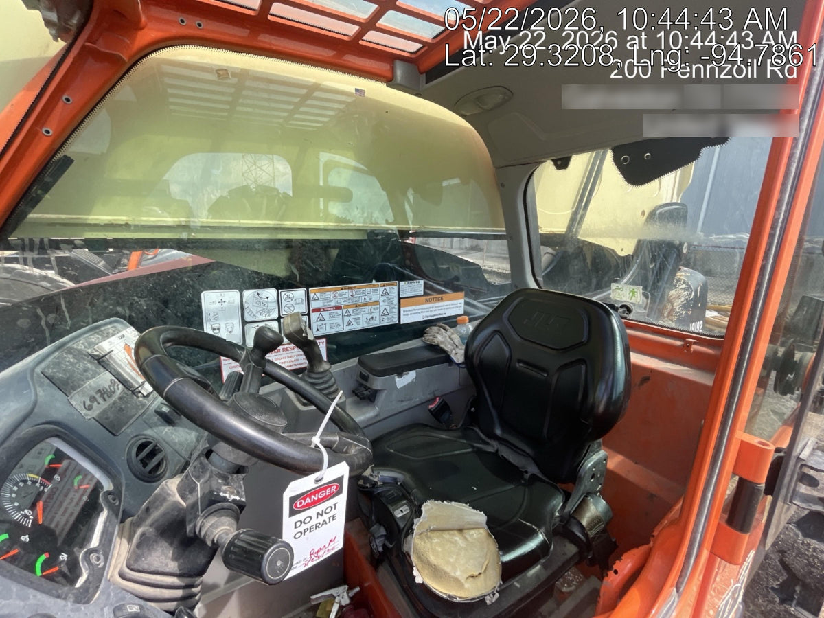 2019 JLG 1255 JLG 1255 T4F w/Full Cab, HVAC, Solid Tires, Work Lights/Beacon, 60" Carriage/Forks