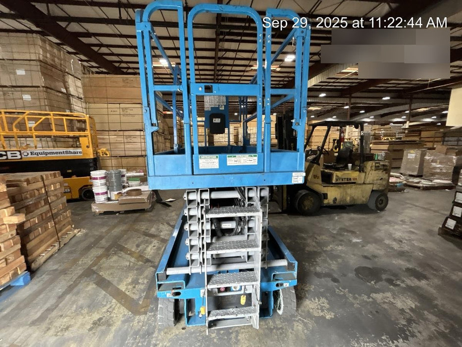 2019 Genie GS-4047 Folding rails with half height swing gate, 800W Inverter