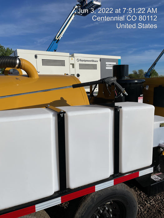 2022 Vac-Tron LP573XDT T4 Koehler Diesel Engine, 500 Gallon Debris Tank, x2 100 Gallon Water Tanks