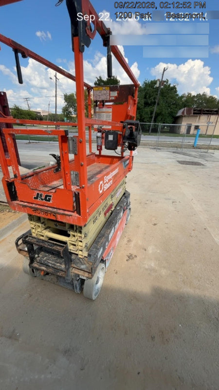 2025 JLG ES1932
