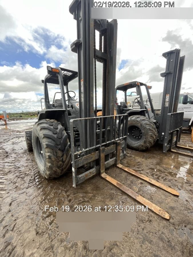 2023 CASE 588H