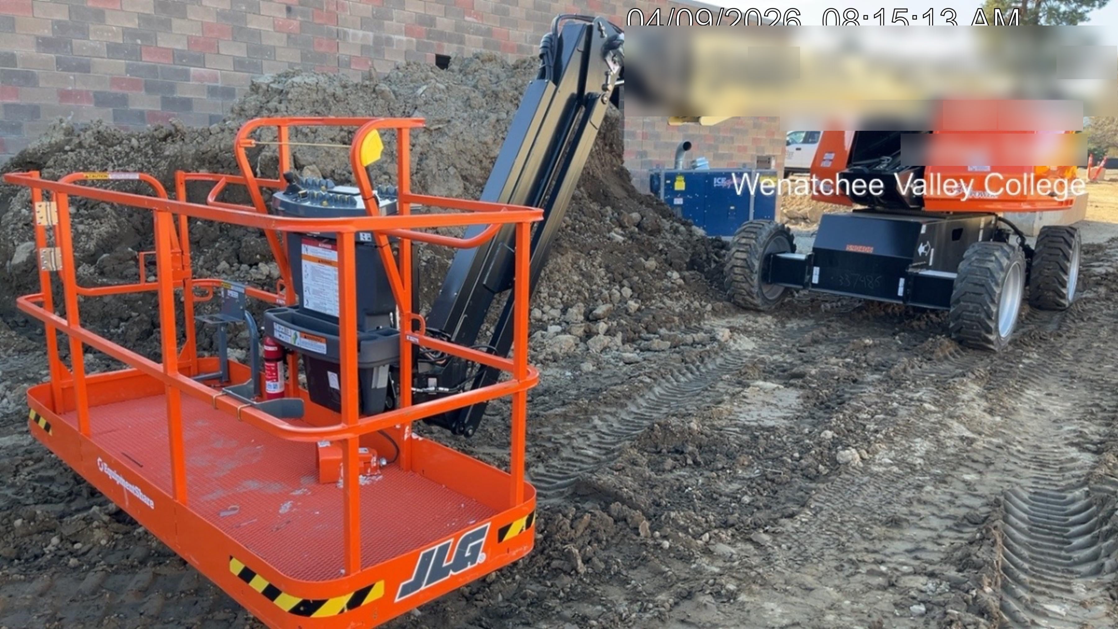 2025 JLG 660SJ
