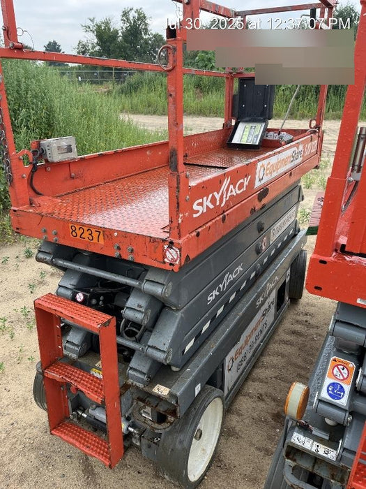2018 Skyjack SJIII-3226 Skyjack SJIII3226 Scissor Lift w/Trojan Batteries
