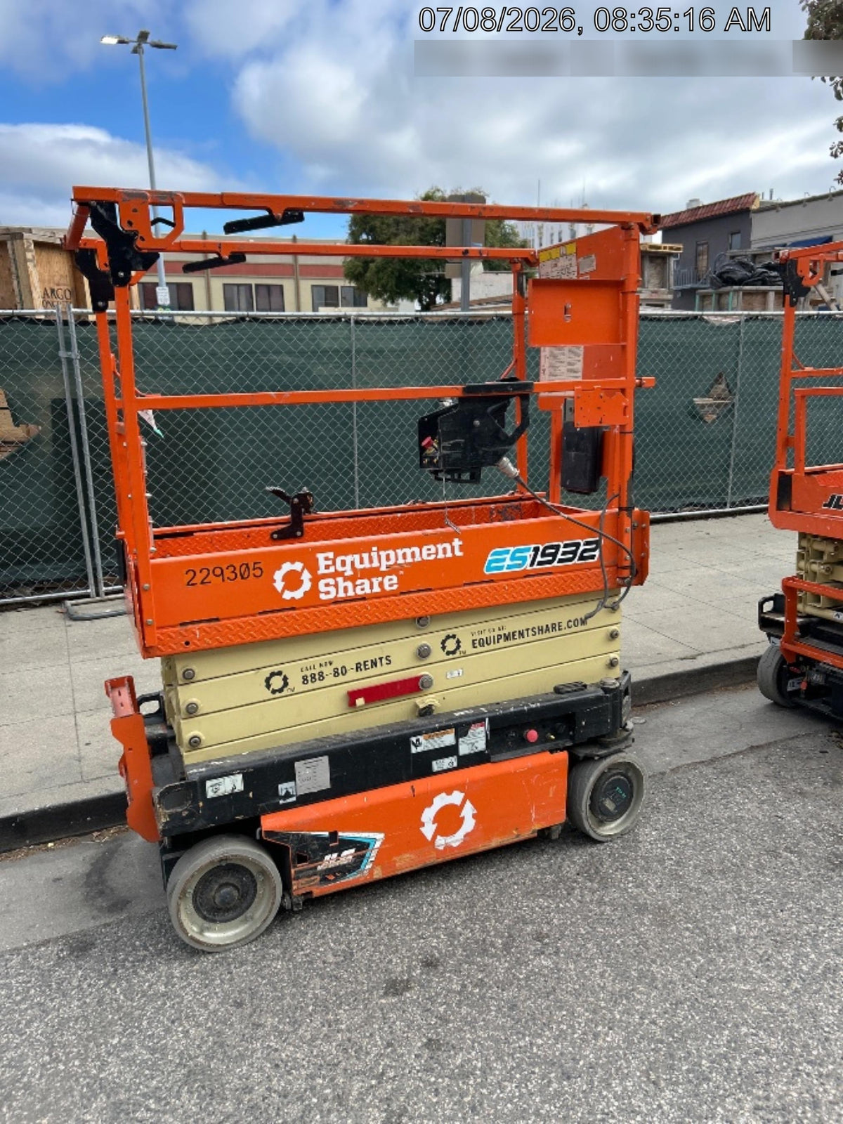 2022 JLG ES1932