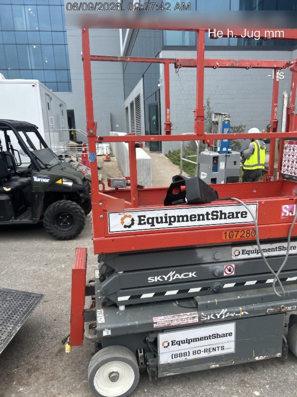 2020 Skyjack SJIII-3219 Solid NM Tires, Half height spring hinged entry gate, Dual Beacons, 800W Inverter