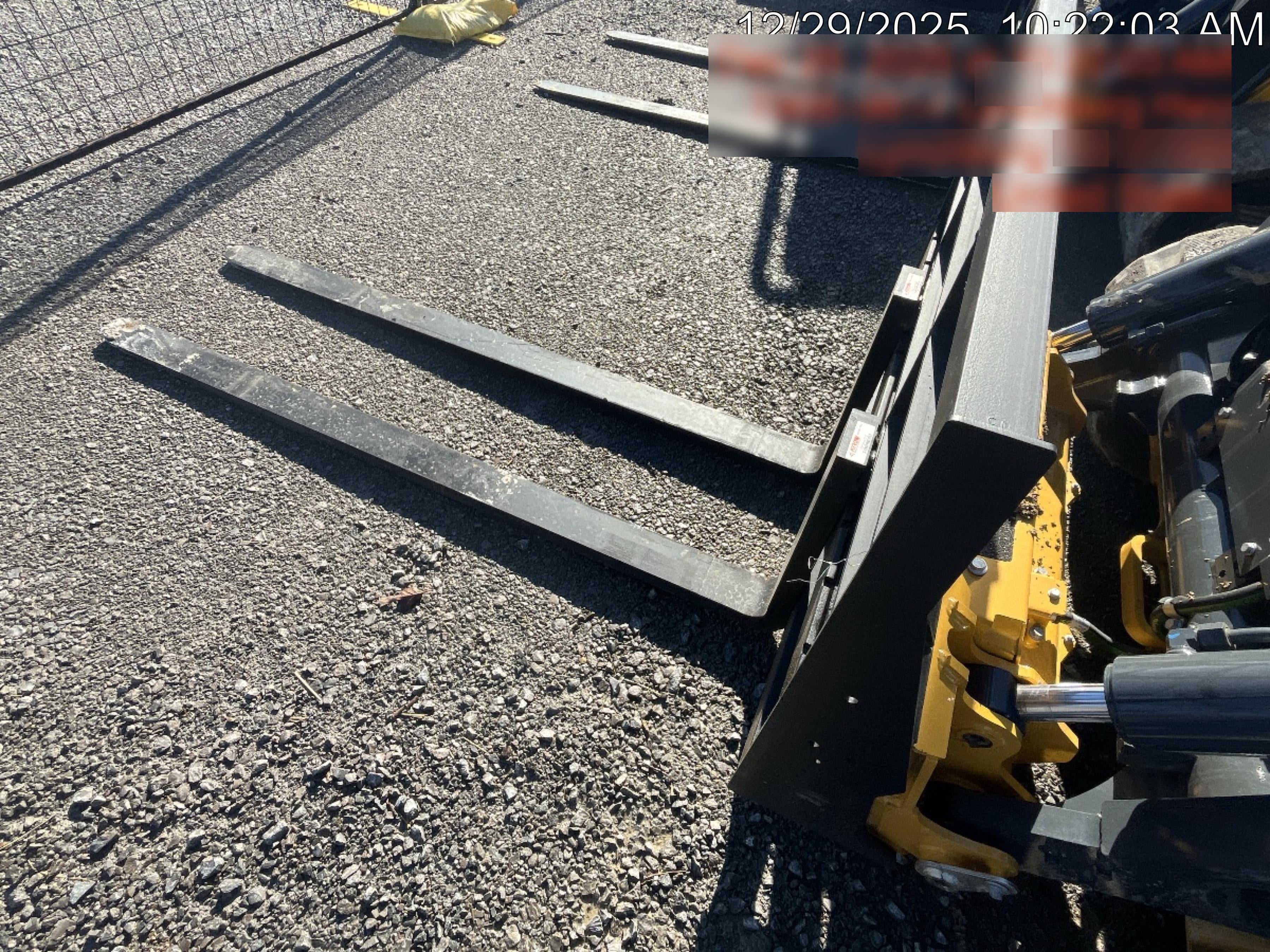 2025 ARROW MATERIAL HANDLING 72" Pallet Forks - Arrow