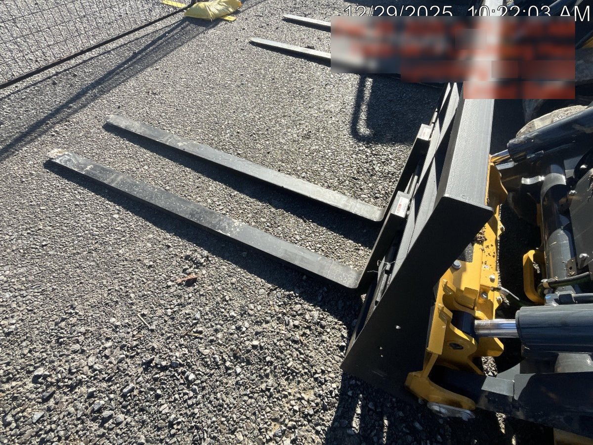 2025 ARROW MATERIAL HANDLING 72" Pallet Forks - Arrow