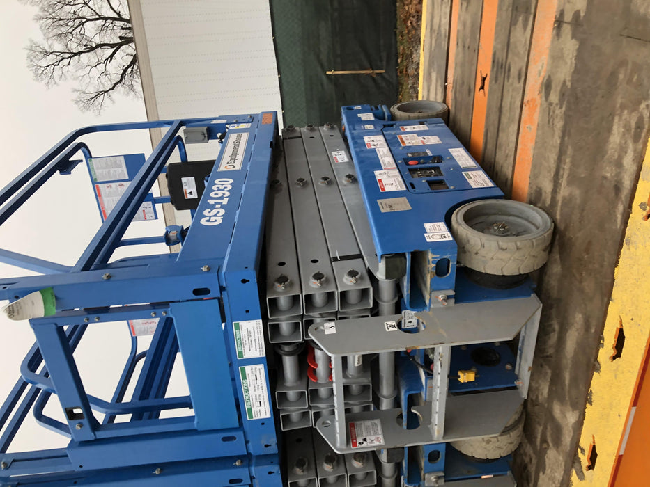 2020 Genie GS-1930 Solid Non Marking Tires, Beacon, Folding rails with half height swing gate