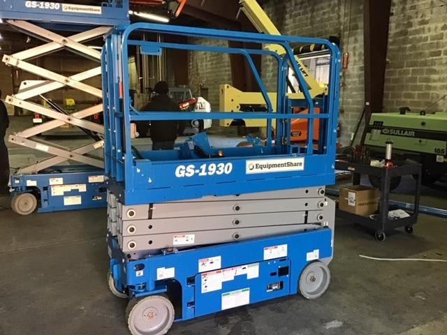2019 Genie GS-1930 Half Height Swing Gate, 800W Inverter