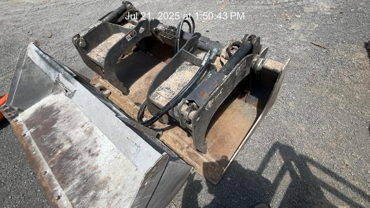 2019 PALADIN 76" Scrap Grapple Bucket - Paladin