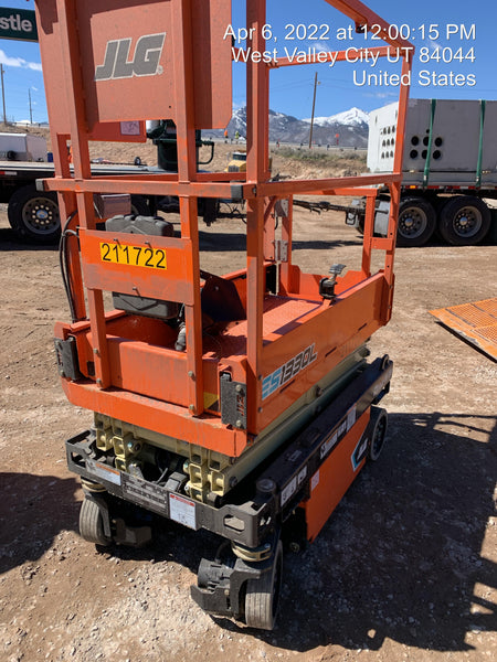 2022 JLG ES1330L