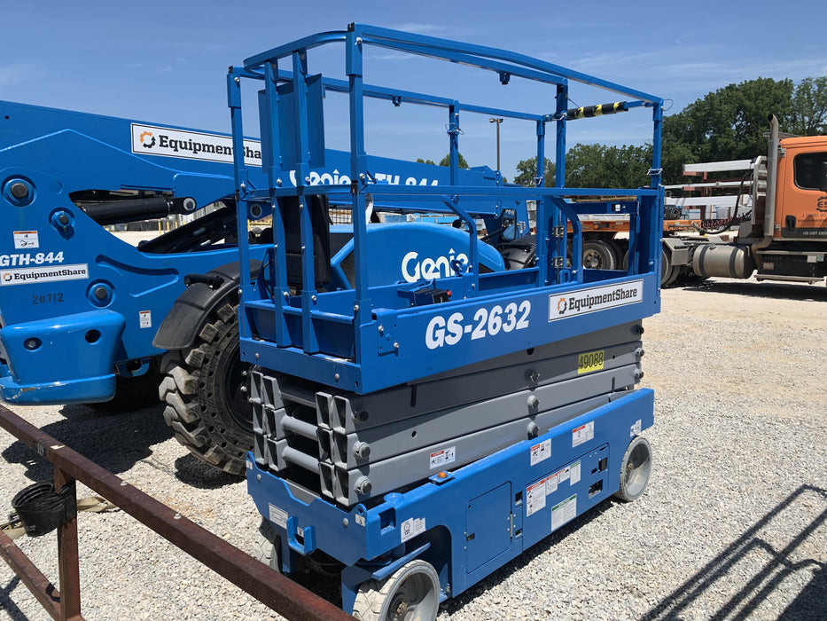 2019 Genie GS-2632 Folding rails with half height swing gate
